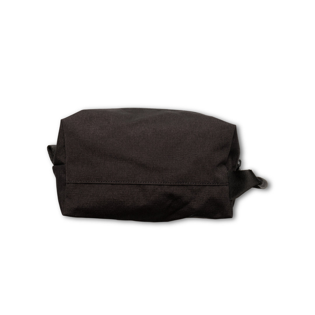 JONES ポーチ　ゴルフ　Dopp Kit ジョンズ　CLUBHAUS Dopp Kit - Black – Jones Golf Bags