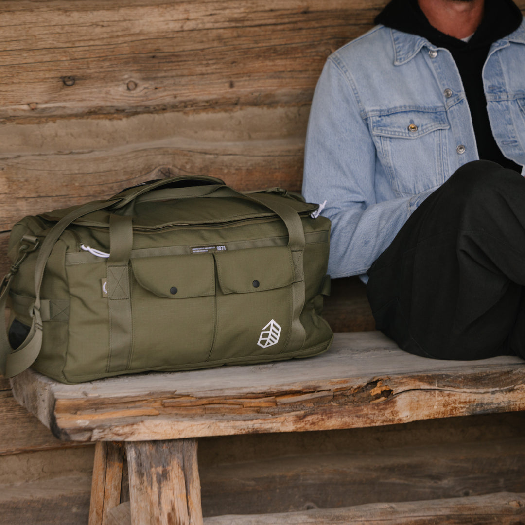 Scout Duffle - Olive – Jones Golf Bags