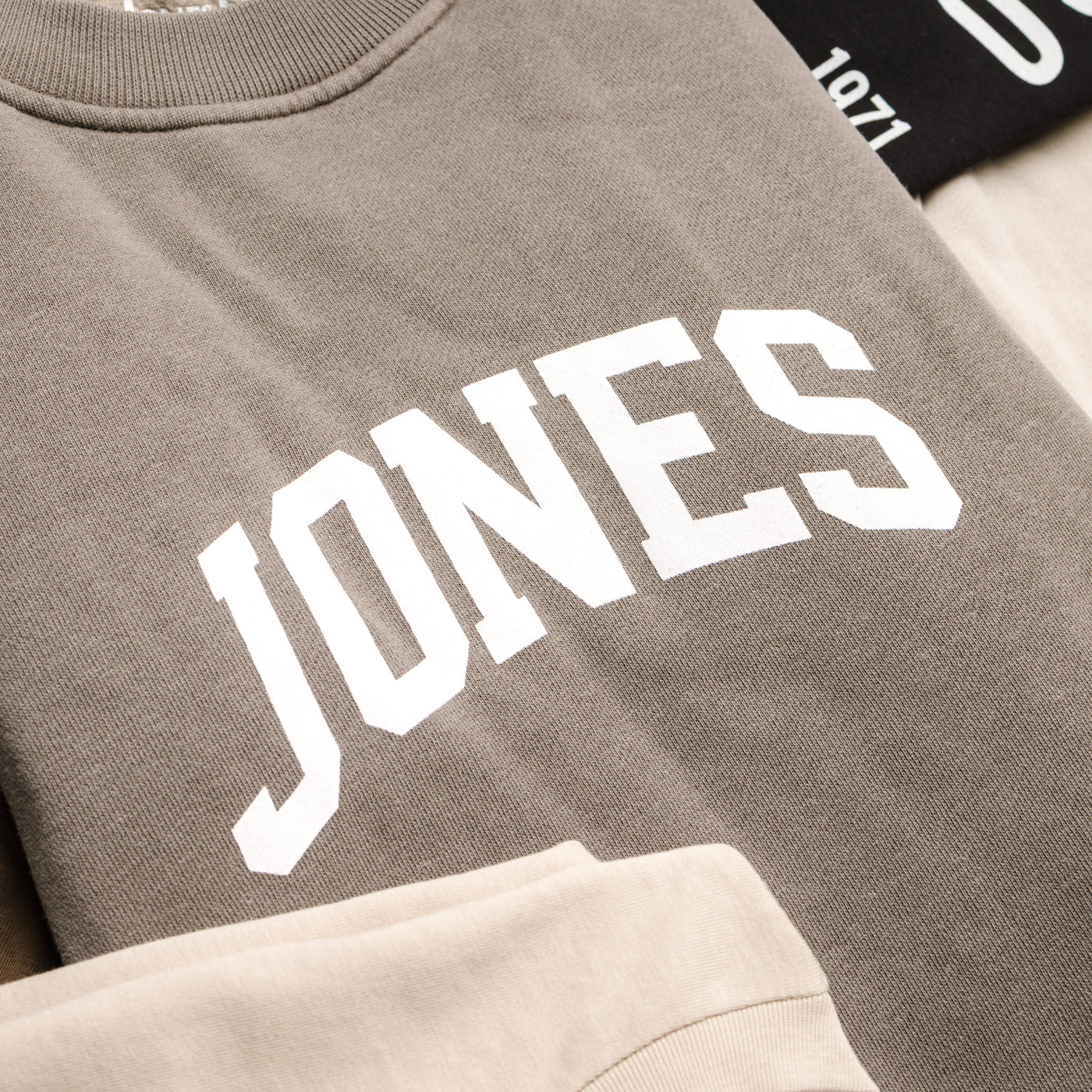 Varsity Mark Crew Neck - Stone