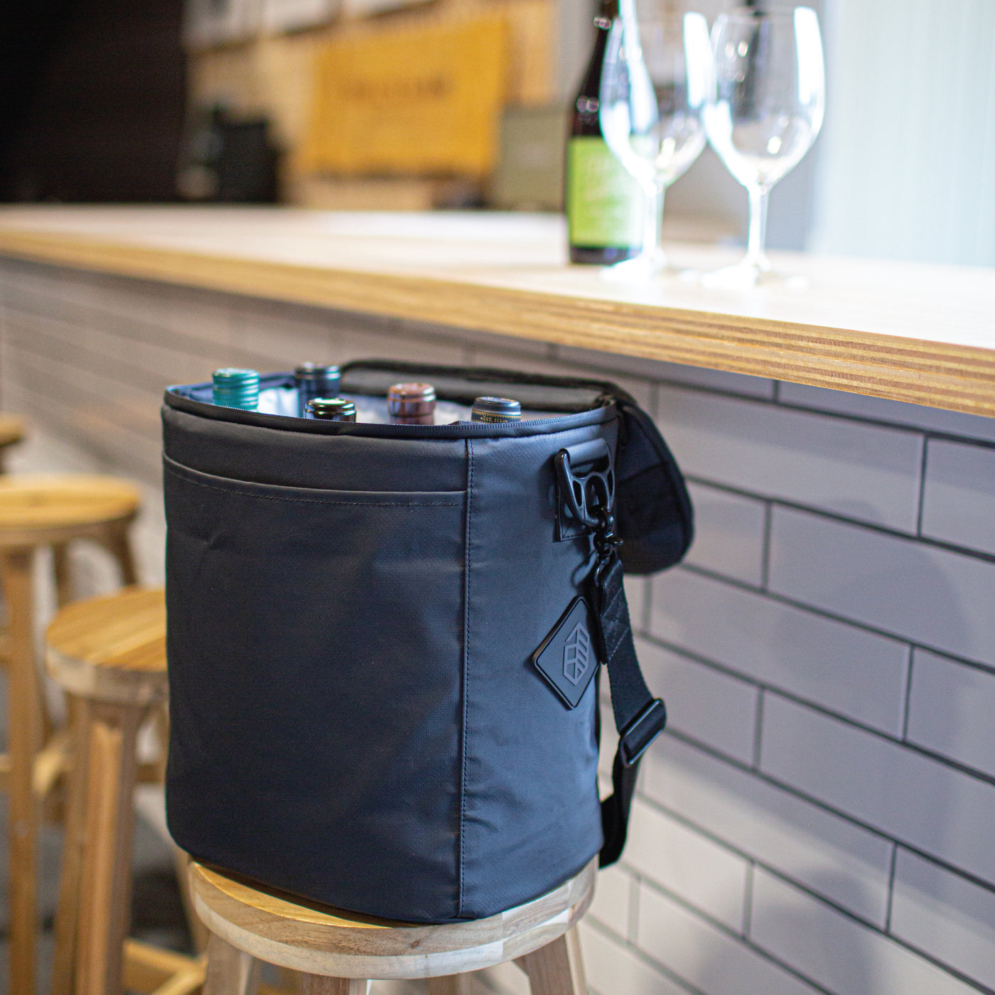 Utility FC Cooler/Wine Carrier - Black
